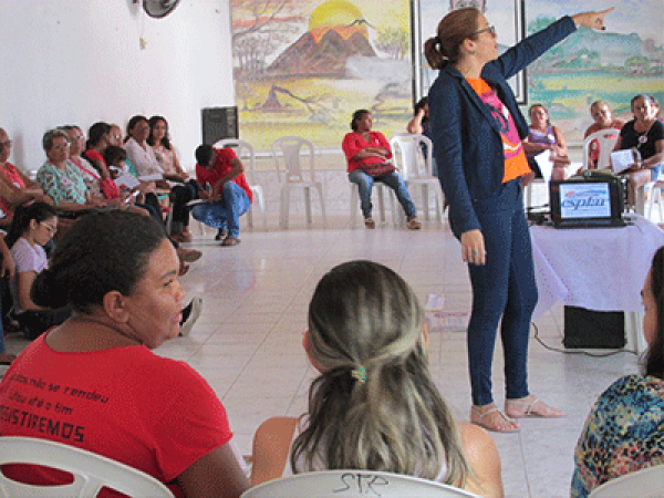 08 de Março é marcado por debate sobre democracia e igualdade de gênero